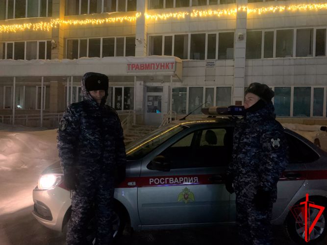 Росгвардейцы оказали помощь замерзавшему на улице томскому пенсионеру