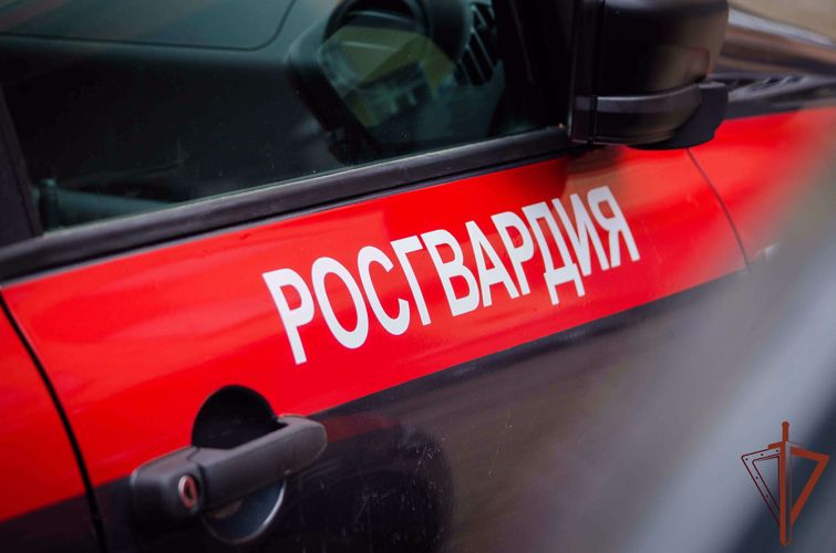 Росгвардейцы помогли эвакуировать людей на пожаре в Тверской области