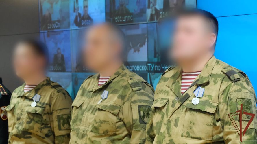 Росгвардейцам - участникам СВО вручили государственные награды (видео)