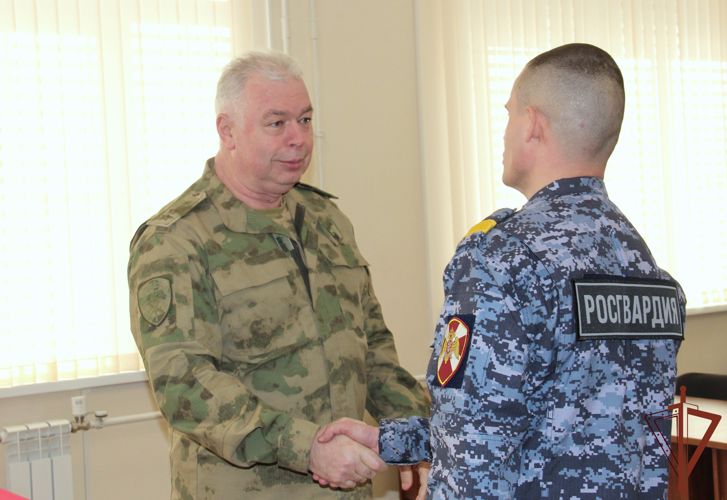 Росгвардейцам - участникам спецоперации вручены госнаграды в Севастополе