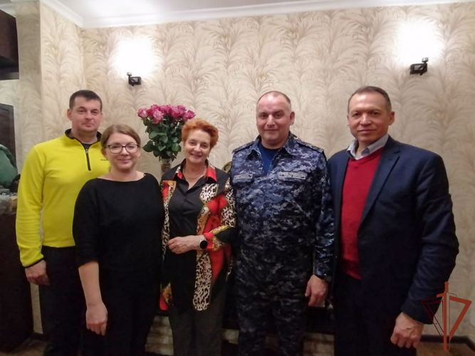 В День прорыва блокады Ленинграда столичные росгвардейцы посетили дочь Героя Советского Союза