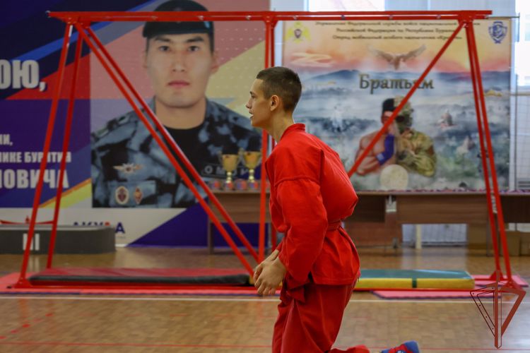 Чемпионат по универсальному бою памяти сотрудника ОМОН Росгвардии Агвана-Жамсы Банзанова прошел в Улан-Удэ