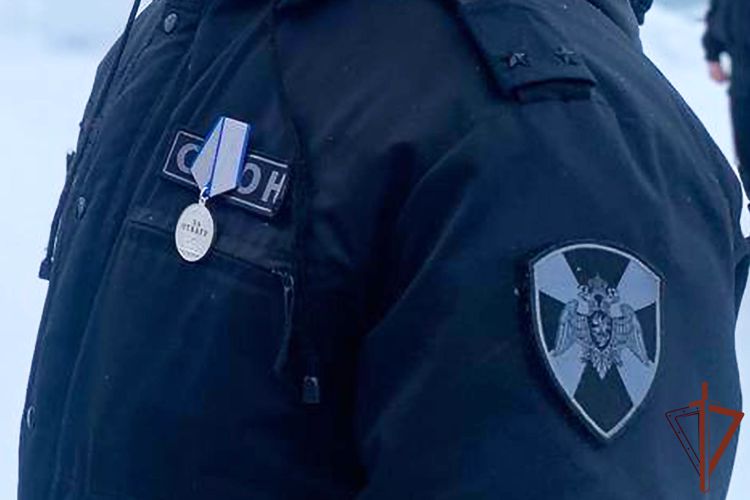 Росгвардейцу – участнику специальной военной операции вручена госнаграда на Ямале