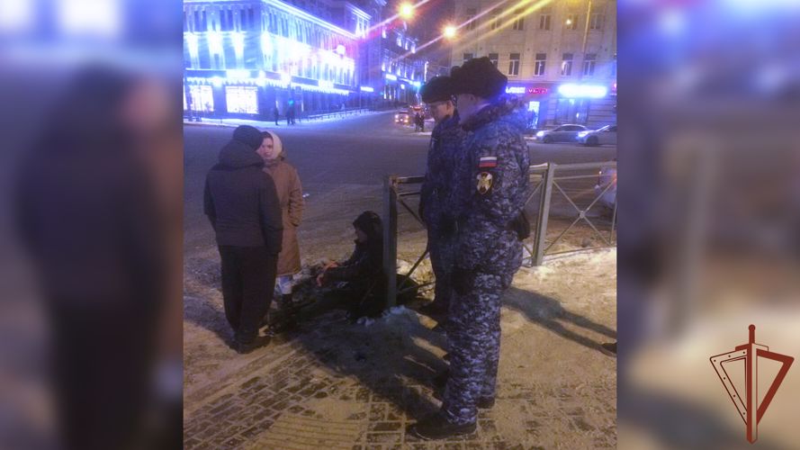 Военнослужащие Росгвардии в Казани оказали помощь гражданину, пострадавшему в ДТП