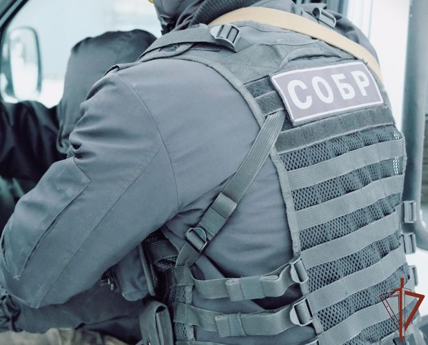Сотрудники СОБР Росгвардии в Смоленске задержали мужчину, устроившего стрельбу