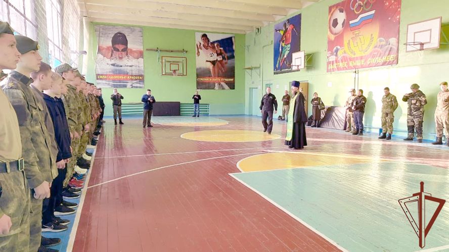 Росгвардейцы встретились с подрастающим поколением в Уральском округе