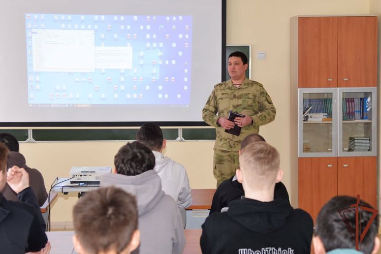 Вологодские росгвардейцы поблагодарили врачей за медицинскую помощь, оказанную в ходе проведения специальной военной операции