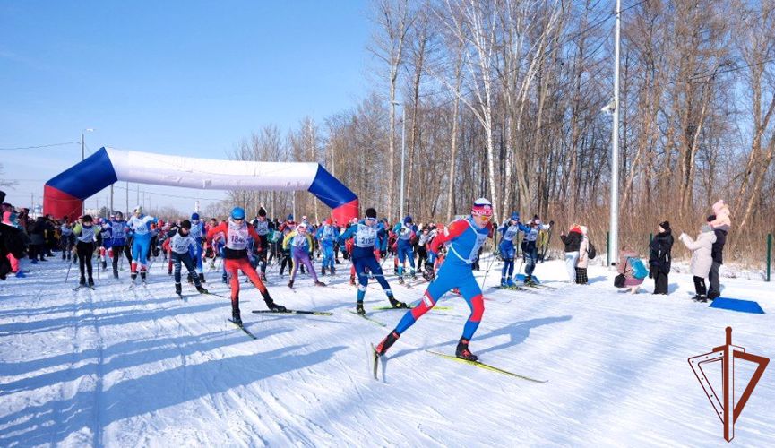 Росгвардейцы Центрального округа на «Лыжне России-2023» завоевали золото и серебро