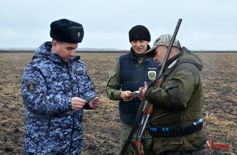 В Центральном округе Росгвардии поздравили сотрудников подразделений государственного контроля и лицензионно-разрешительной работы с профессиональным праздником  