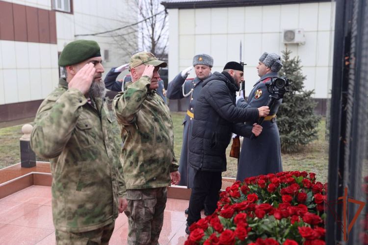 Росгвардейцам — участникам специальной военной операции вручили государственные награды в Грозном