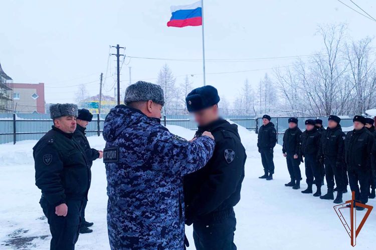 Росгвардейцу – участнику специальной военной операции вручена госнаграда на Ямале