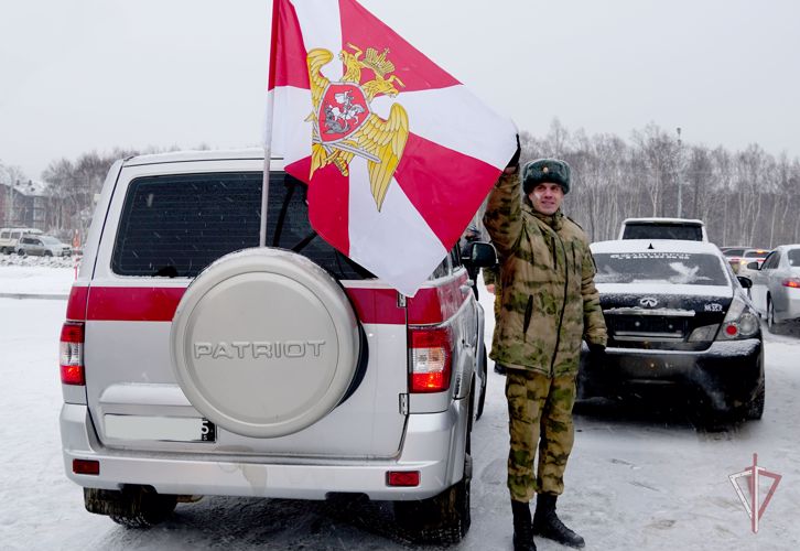На Сахалине  росгвардейцы приняли участие в  патриотическом автопробеге