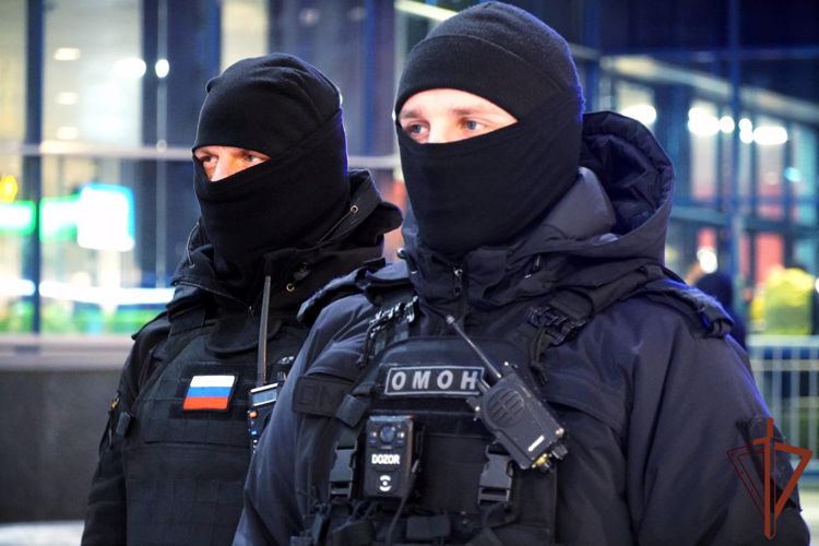 Росгвардейцы обеспечили безопасность хоккейных болельщиков в Санкт-Петербурге