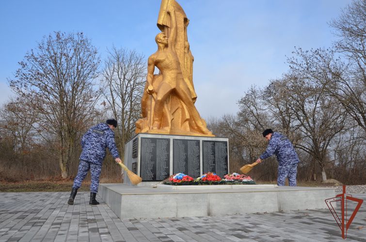 Росгвардейцы из Кабардино-Балкарии приняли участие в акции «На страже памяти»