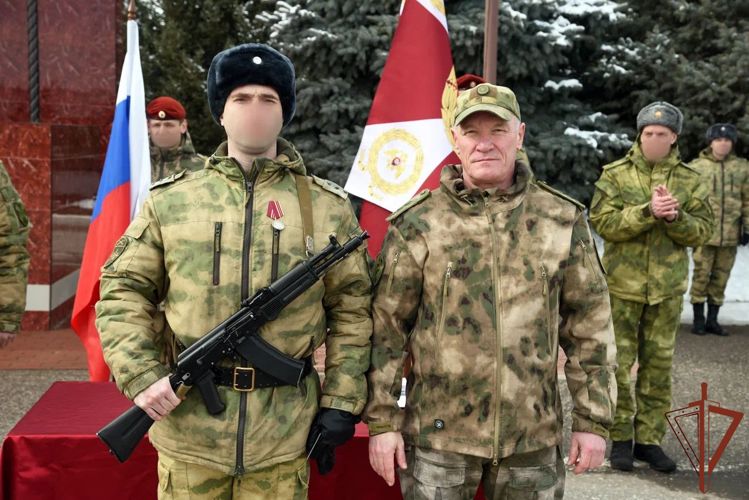 ГРОЗНЕНСКОМУ ЦЕНТРУ СПЕЦИАЛЬНОГО НАЗНАЧЕНИЯ РОСГВАРДИИ ВРУЧЕНО БОЕВОЕ ЗНАМЯ НОВОГО ОБРАЗЦА