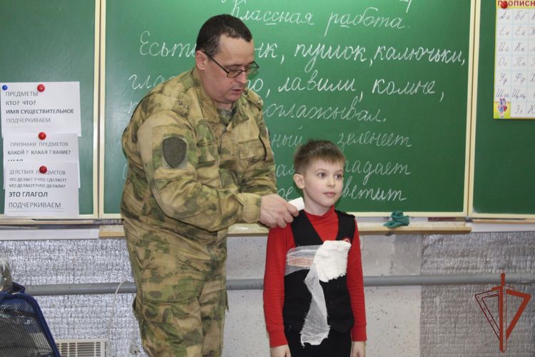 Акция "Росгвардия: на страже здоровья" прошла в городе Кирове