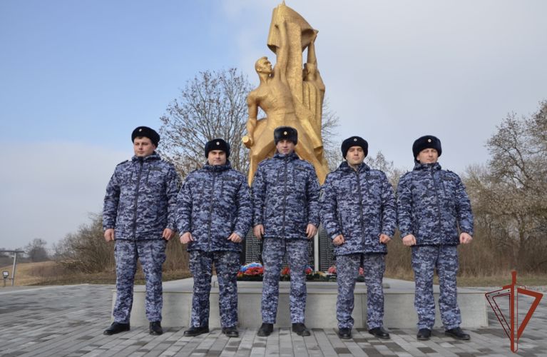 Росгвардейцы из Кабардино-Балкарии приняли участие в акции «На страже памяти»