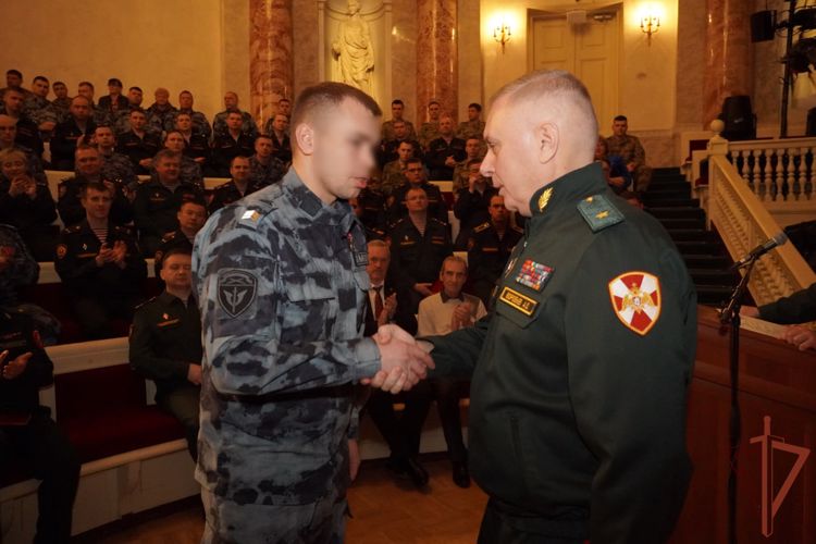 В Санкт-Петербурге вручены награды росгвардейцам, отличившимся в ходе специальной военной операции