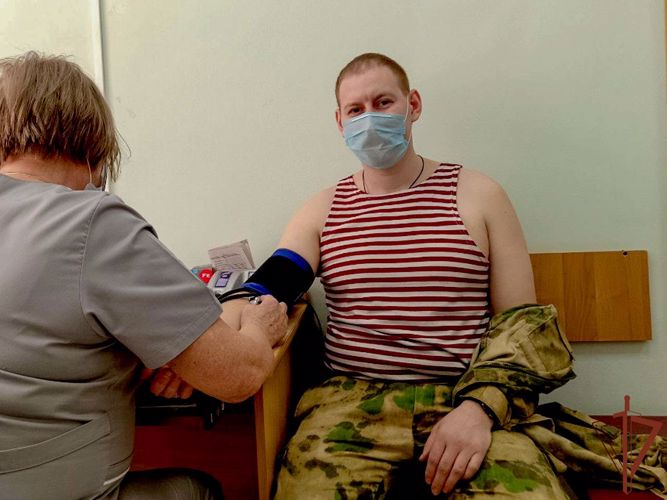 Военнослужащие и сотрудники Росгвардии пополнили банк крови медицинских учреждений в Кургане