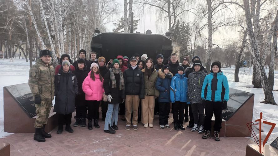Росгвардейцы Уральского округа проводят патриотические мероприятия с молодежью