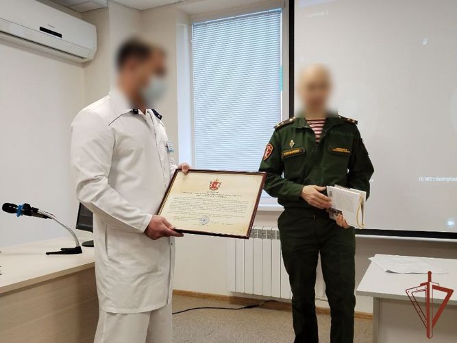 Вологодские росгвардейцы поблагодарили врачей за медицинскую помощь, оказанную в ходе проведения специальной военной операции