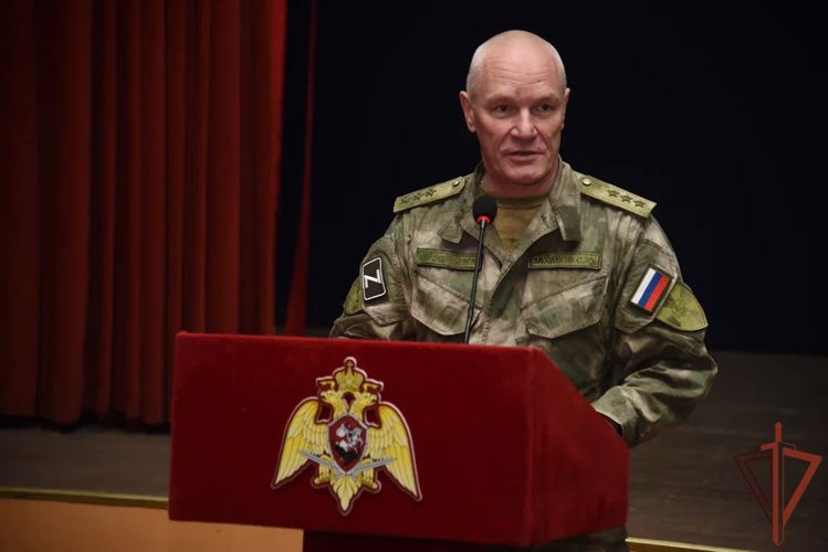 Командующий Северо-Кавказским округом вручил госнаграды росгвардейцам-участникам спецоперации