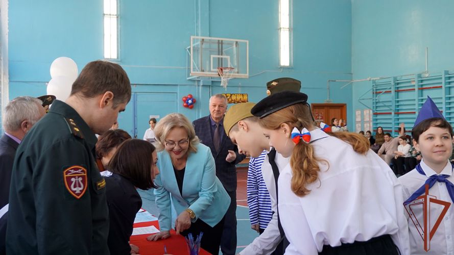 Росгвардейцы провели патриотические мероприятия для подрастающего поколения в Уральском округе
