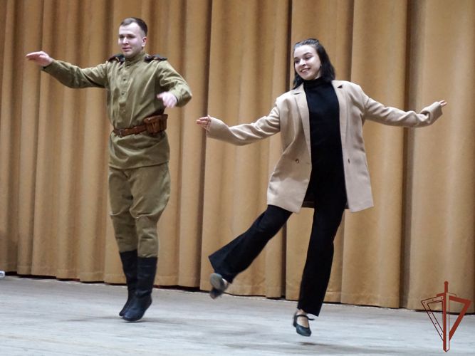 Победителей окружного этапа смотра-конкурса самодеятельной авторской песни «Солдаты антитеррора» наградили в Новосибирске