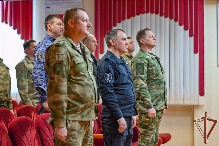 Росгвардейцам — участникам специальной военной операции вручили государственные награды в Ставрополе 