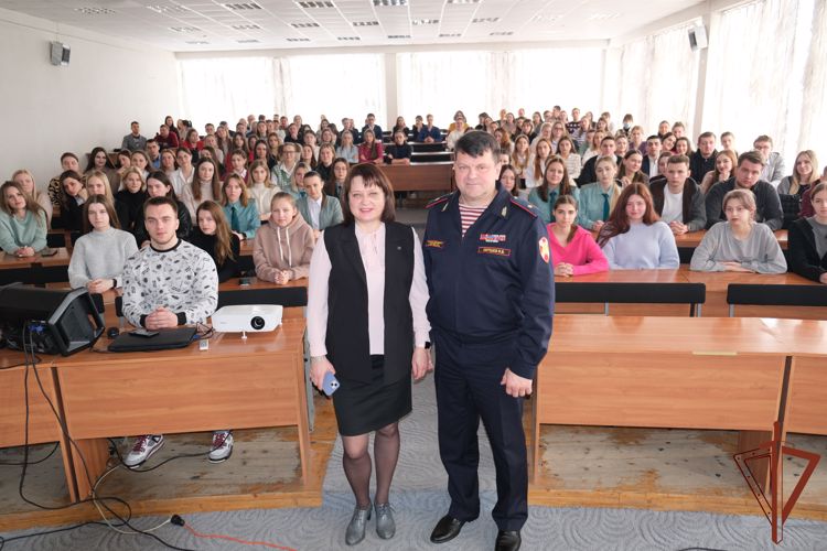 Росгвардейцы Центрального округа провели патриотические мероприятия для подрастающего поколения