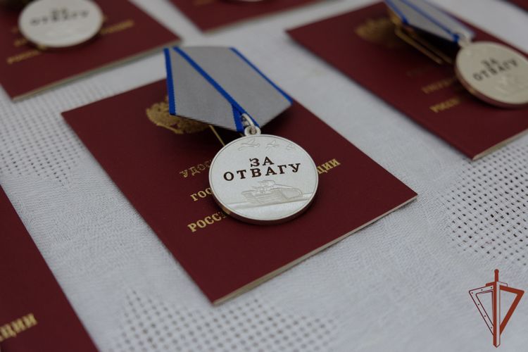 В Дагестане росгвардейцам вручили государственные награды