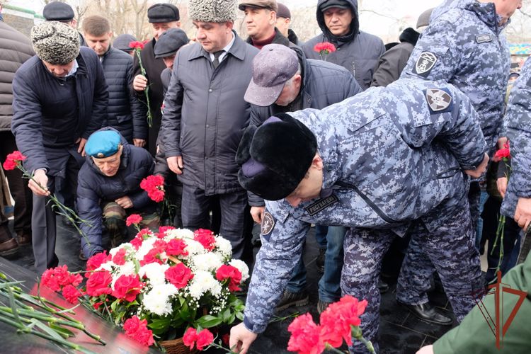 День памяти воинов-интернационалистов прошел в Северо-Кавказском округе Росгвардии
