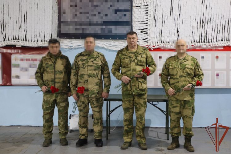 Генерал-полковник Игорь Ильяш вручил ведомственные награды росгвардейцам в зоне специальной военной операции