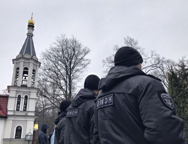 Сотрудники калининградского ОМОН Росгвардии почтили память погибшего сослуживца