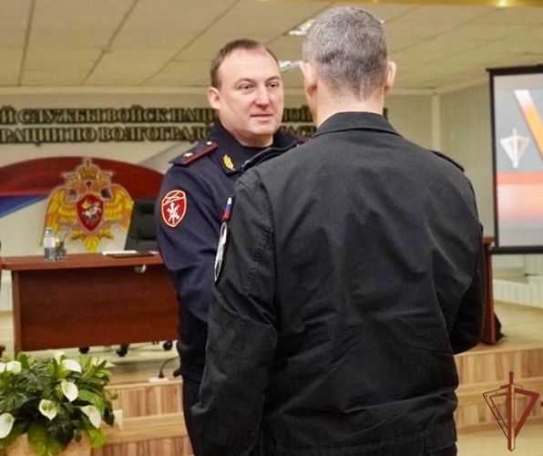 Офицеру волгоградского СОБР Росгвардии вручили медаль ордена «За заслуги перед Отечеством»