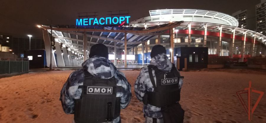 Росгвардия обеспечила безопасность проведения футбольных матчей кубка легенд в Москве