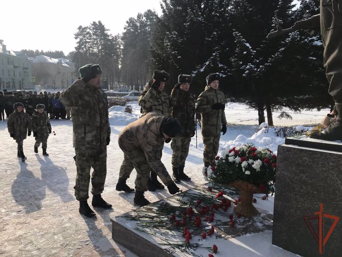 Память воинов-интернационалистов почтили военнослужащие и сотрудники Сибирского округа Росгвардии