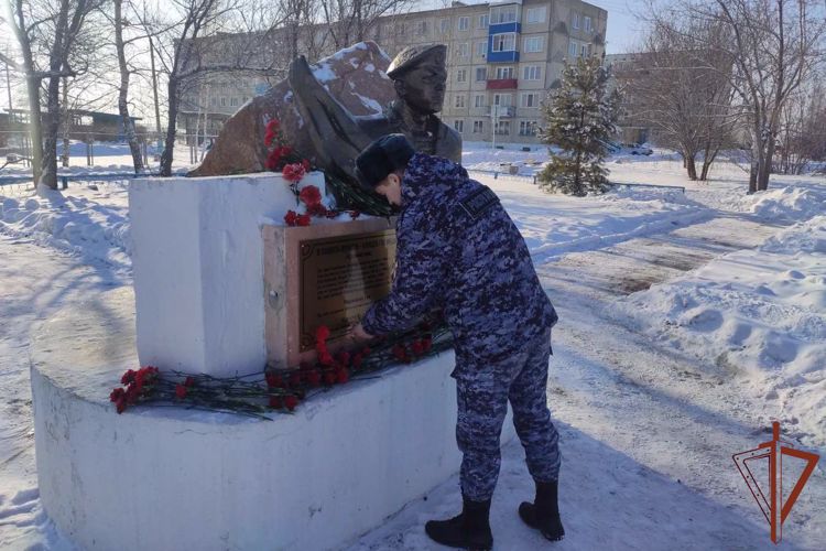 Память воинов-интернационалистов почтили военнослужащие и сотрудники Сибирского округа Росгвардии