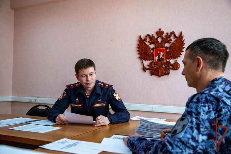 В Уральском округе Росгвардии состоялись мероприятия по случаю Дня лицензионно-разрешительной службы
