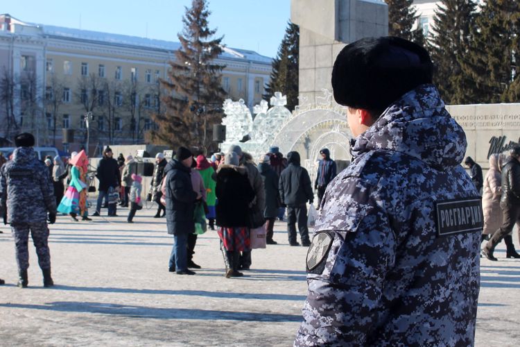 Сотрудники Росгвардии обеспечили правопорядок во время праздничного мероприятия в честь юбилея Курганской области