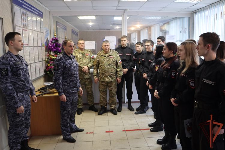 В преддверии дня создания подразделений лицензионно-разрешительной работы Росгвардии в Сибири проходят праздничные мероприятия