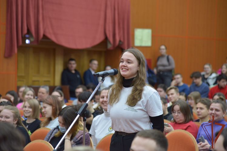 Уральские студенты встретились с офицерами Управления Росгвардии по Свердловской области (видео)