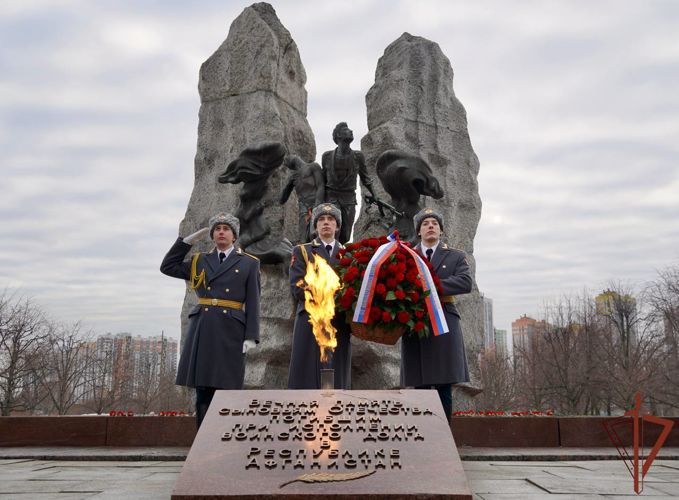 Росгвардейцы почтили память россиян, исполнявших служебный долг за пределами Отечества