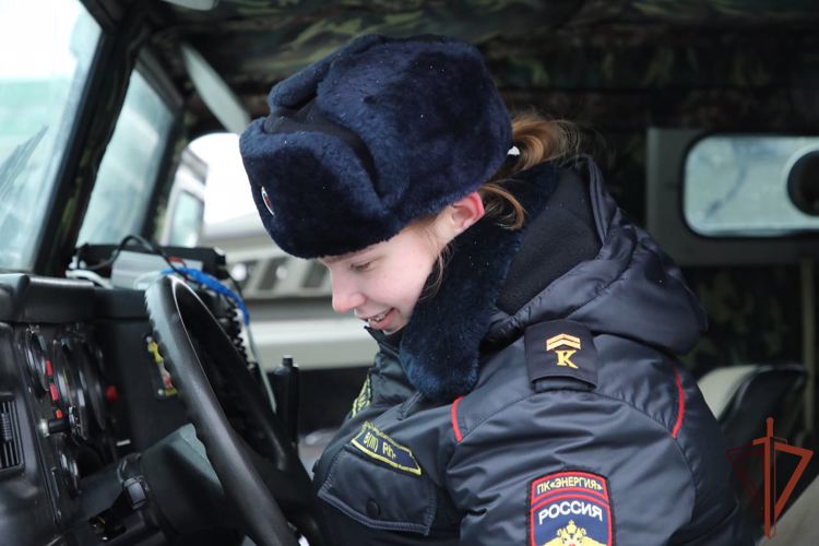 В Подмосковье сотрудники ОМОН «Русич» провели экскурсию для курсантов «Гвардейской смены»