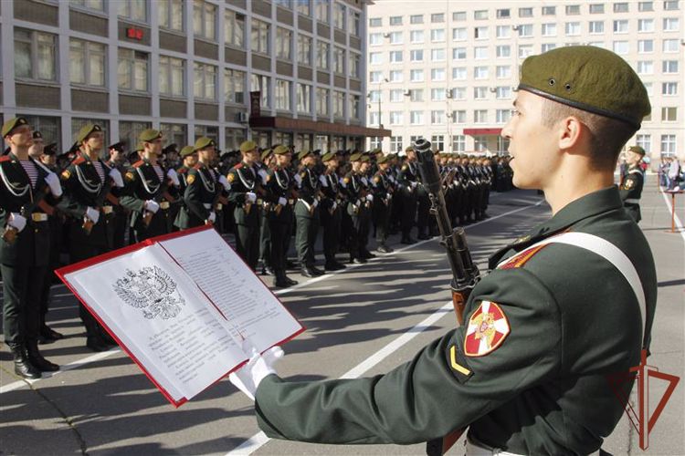 Дети участников спецоперации поступают в военные институты Росгвардии на льготных условиях 