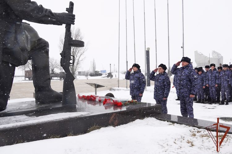 Память воинов-интернационалистов почтили росгвардейцы Южного округа