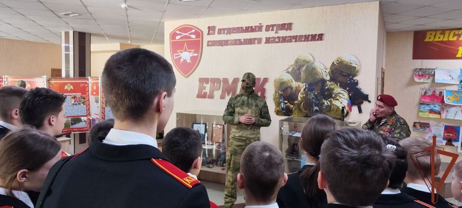 Кадеты из Донецкой Народной Республики посетили отряд специального назначения "Ермак" 