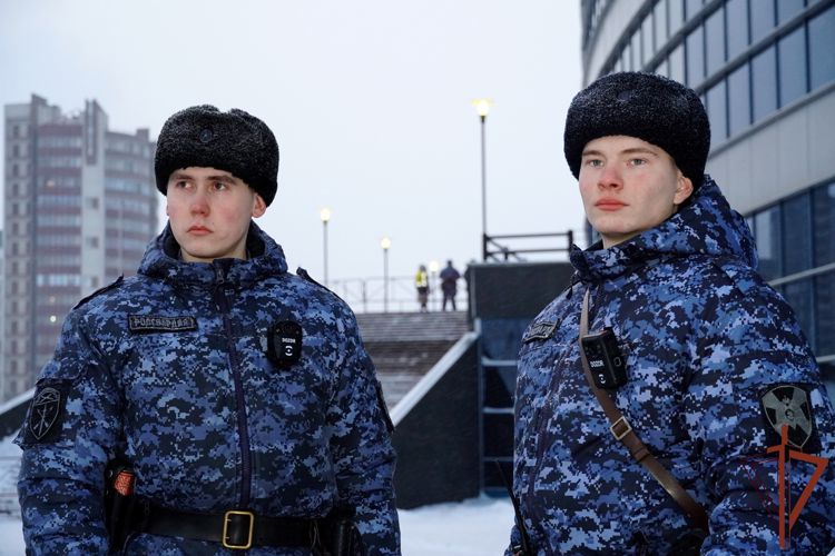 Росгвардейцы обеспечили безопасность хоккейного матча в Санкт-Петербурге
