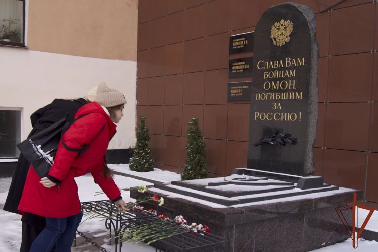 Росгвардейцы Северо-Западного округа провели встречи со школьниками и студентами