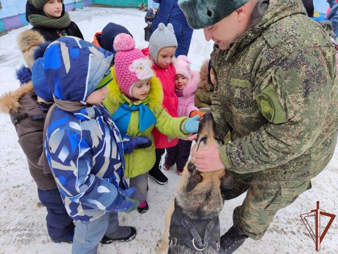 Росгвардейцы в Сибири продолжают участие в акции «Дни Росгвардии»
